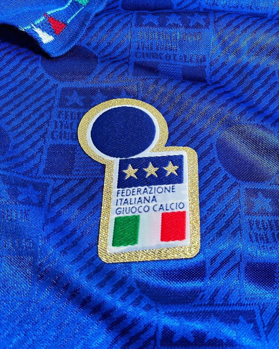 Italy 1994 Home Retro R. Baggio #10 Shirt