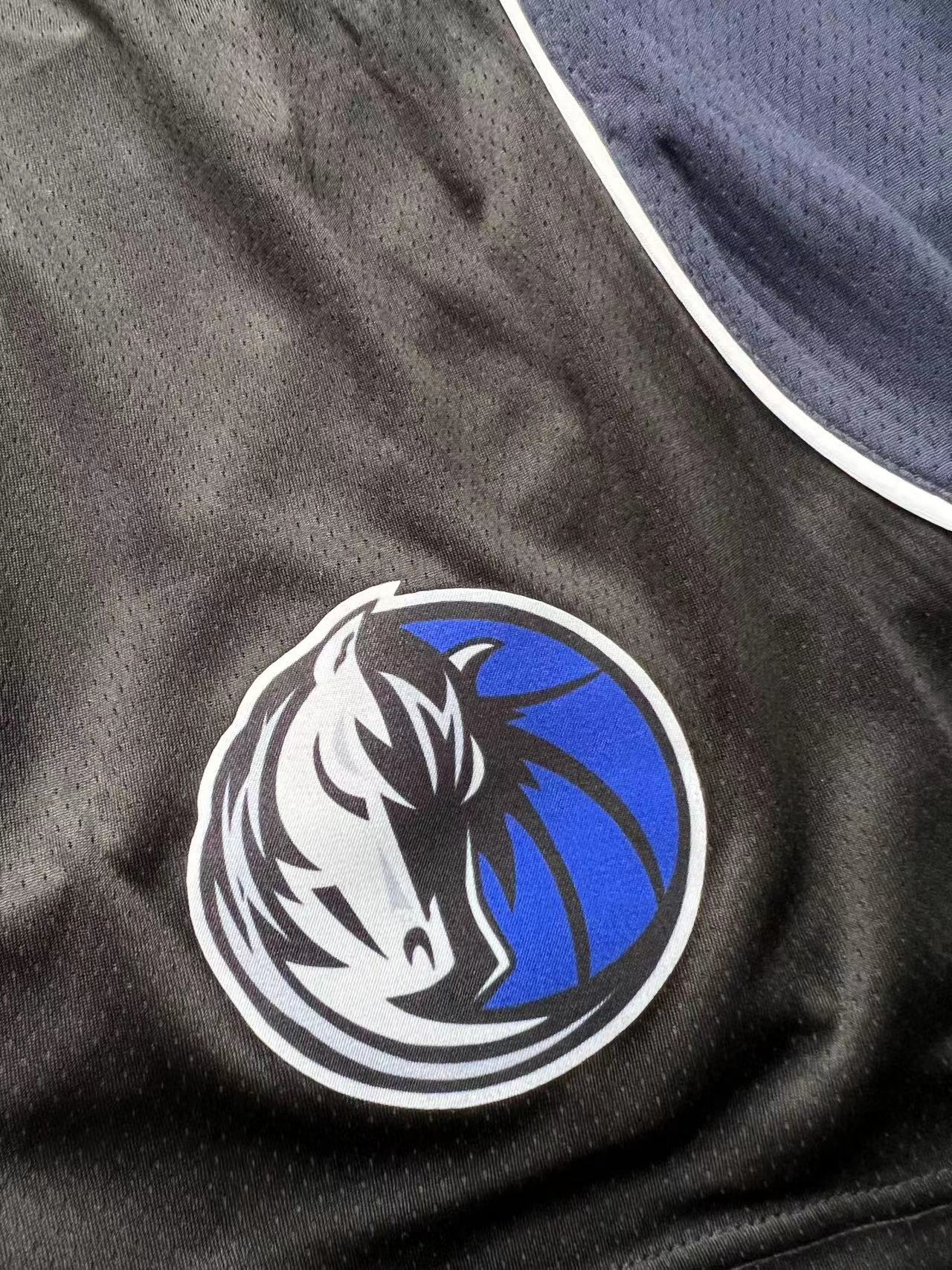 Dallas Mavericks Statement Edition Shorts 22/23