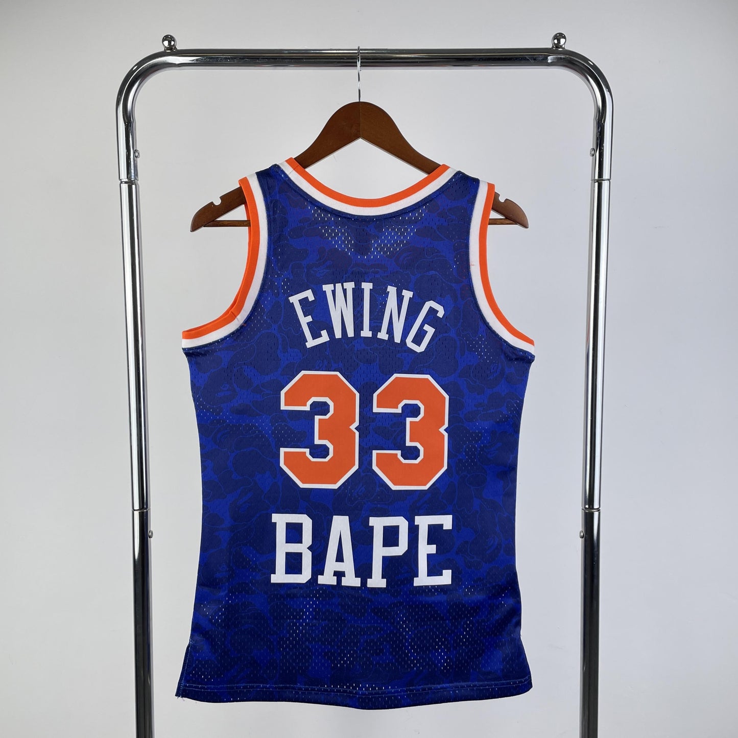Swingman BAPE x New York Knicks Mitchell & Ness Hardwood Classics 1991/92 Jersey