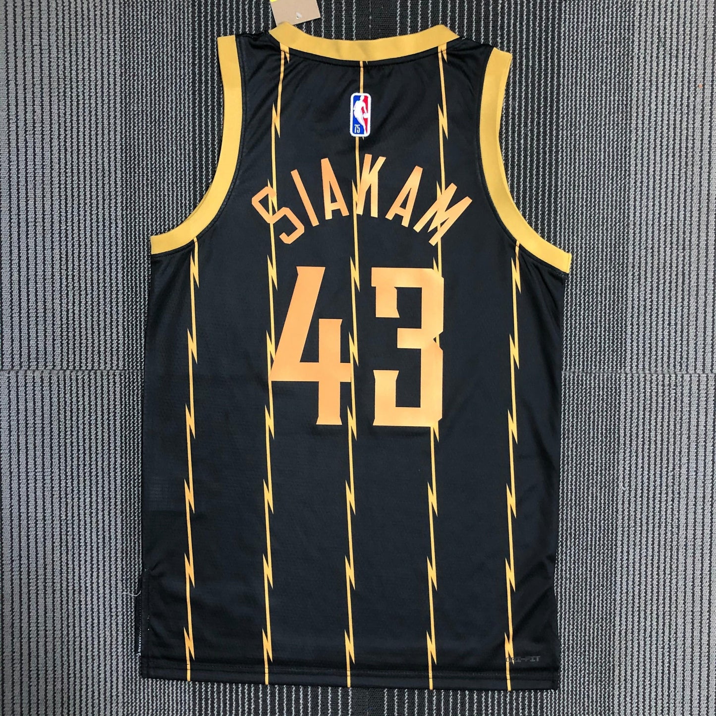 Toronto Raptors City Edition Diamante 75th Jersey