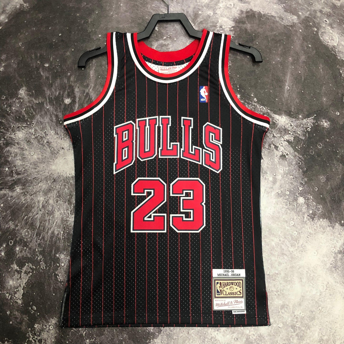 Swingman Chicago Bulls Mitchell & Ness Hardwood Classics 1995/96 Red/Black Jersey