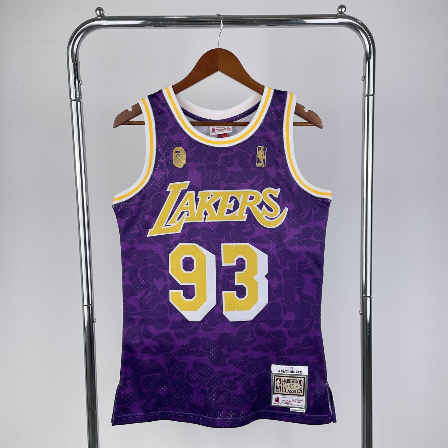 Swingman BAPE x Los Angeles Lakers Mitchell & Ness Hardwood Classics 1993 Jersey