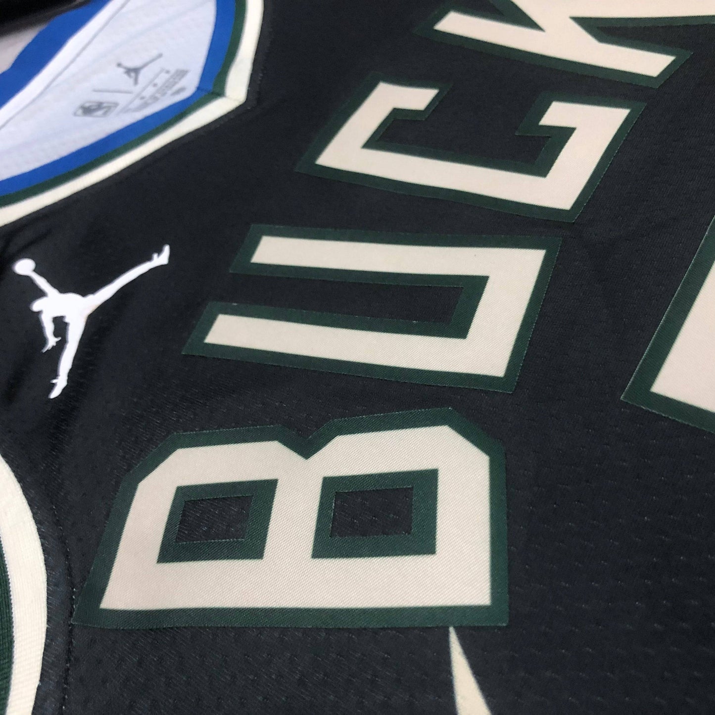 Milwaukee Bucks Statement Edition 22/23 Jersey