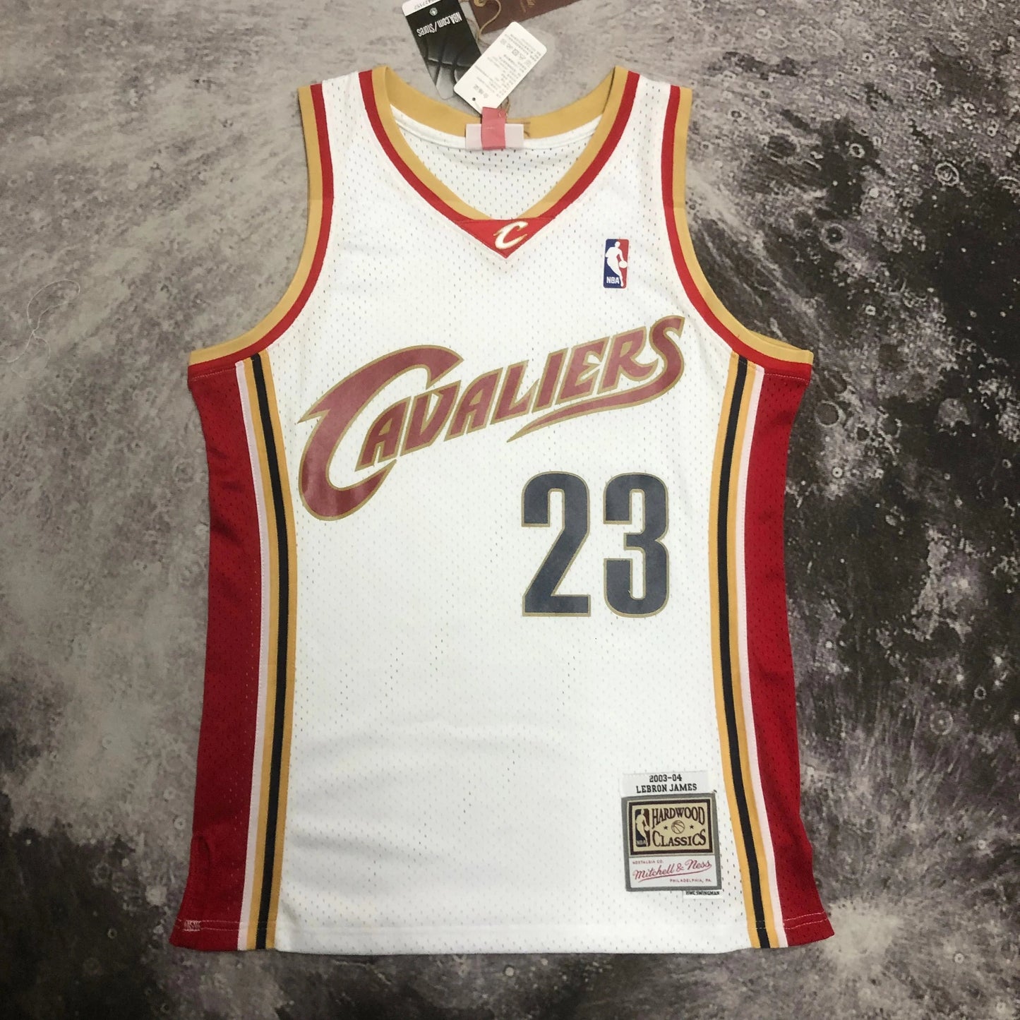 Swingman Cleveland Cavaliers Mitchell & Ness Hardwood Classics 2003/04 White Jersey