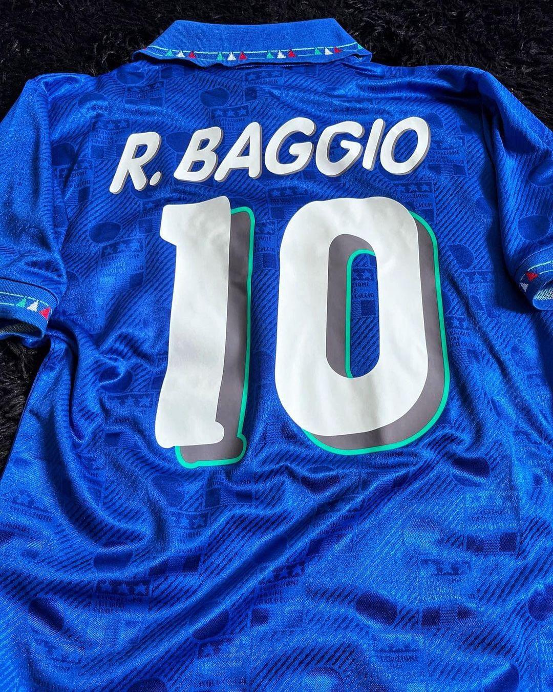 Italy 1994 Home Retro R. Baggio #10 Shirt
