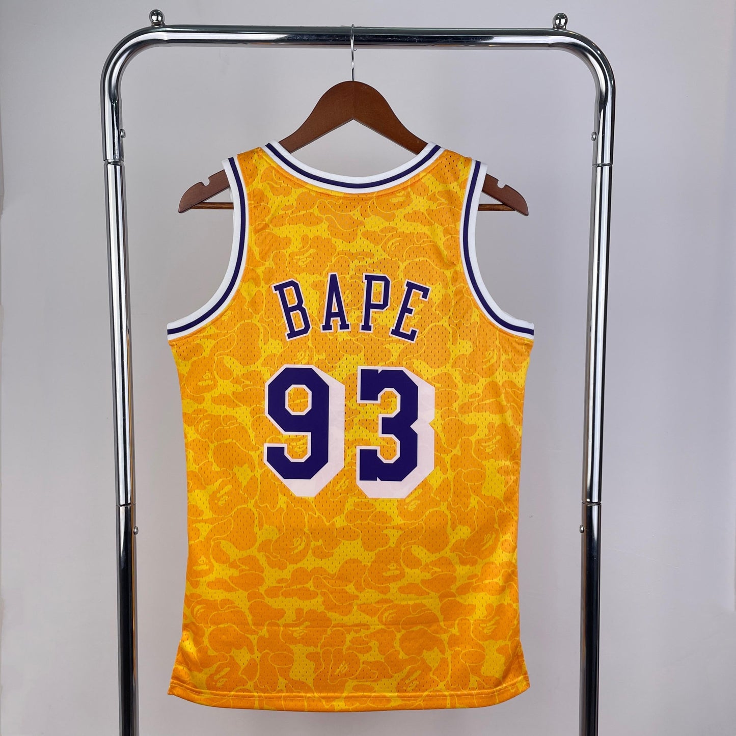 Swingman BAPE x Los Angeles Lakers Mitchell & Ness Hardwood Classics 1996/97 Jersey