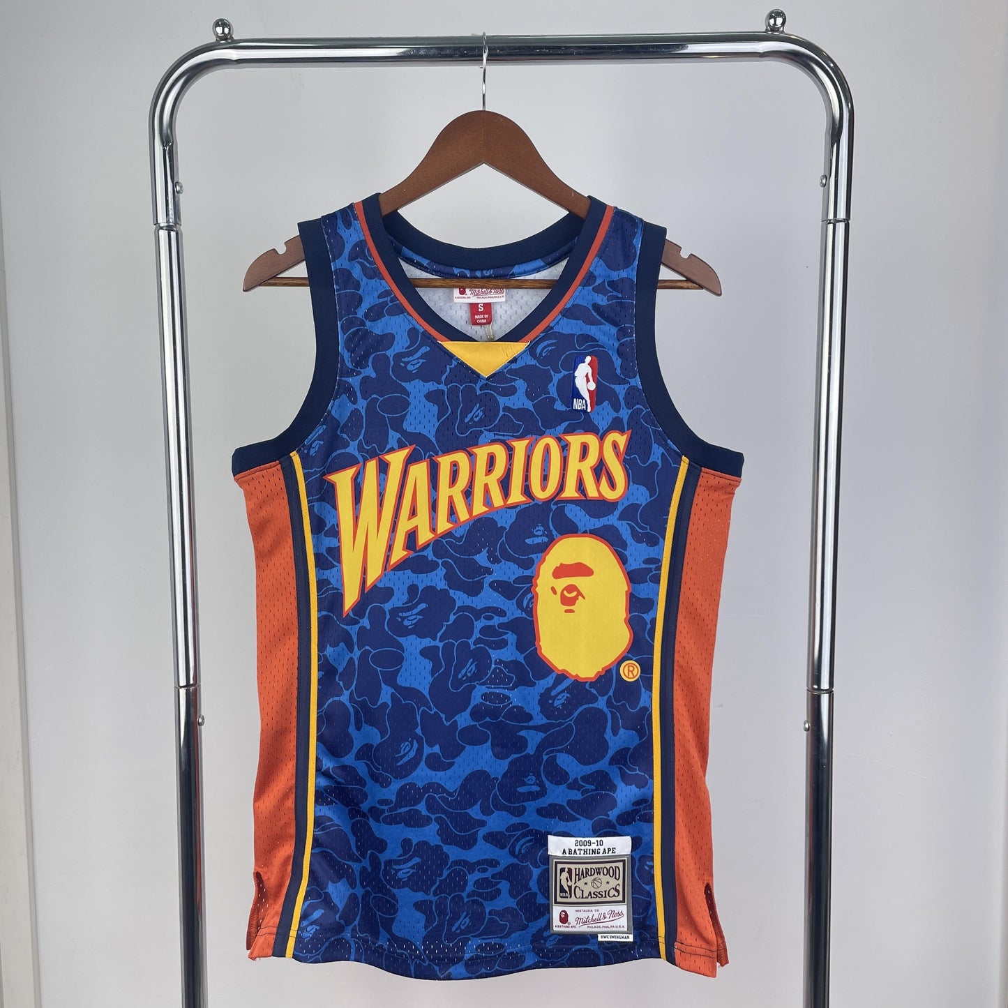 Swingman BAPE x Golden State Warriors Mitchell & Ness Hardwood Classics 2009/10 Jersey