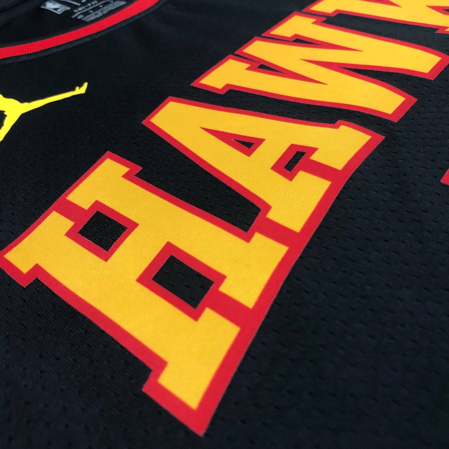 Atlanta Hawks Statement Edition 22/23 Jersey