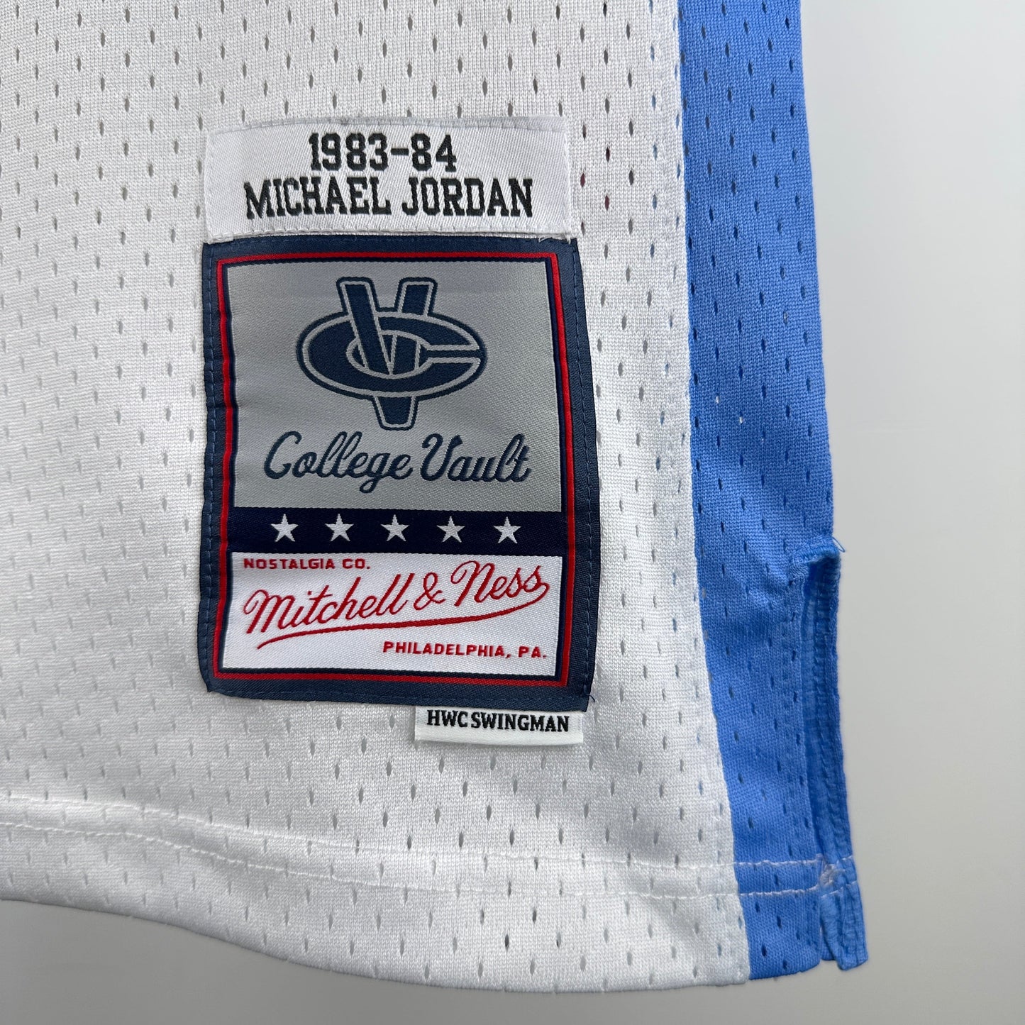 Swingman Michael Jordan University Of North Carolina Mitchell & Ness Hardwood Classics 1983 Jersey
