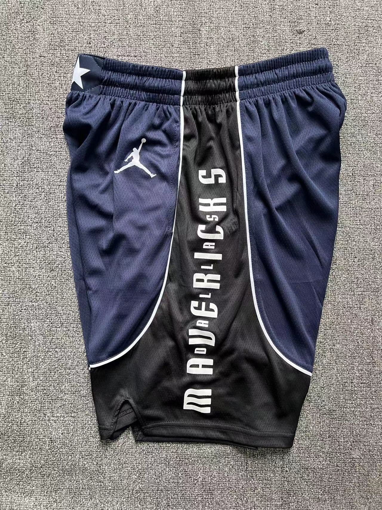 Dallas Mavericks Statement Edition Shorts 22/23