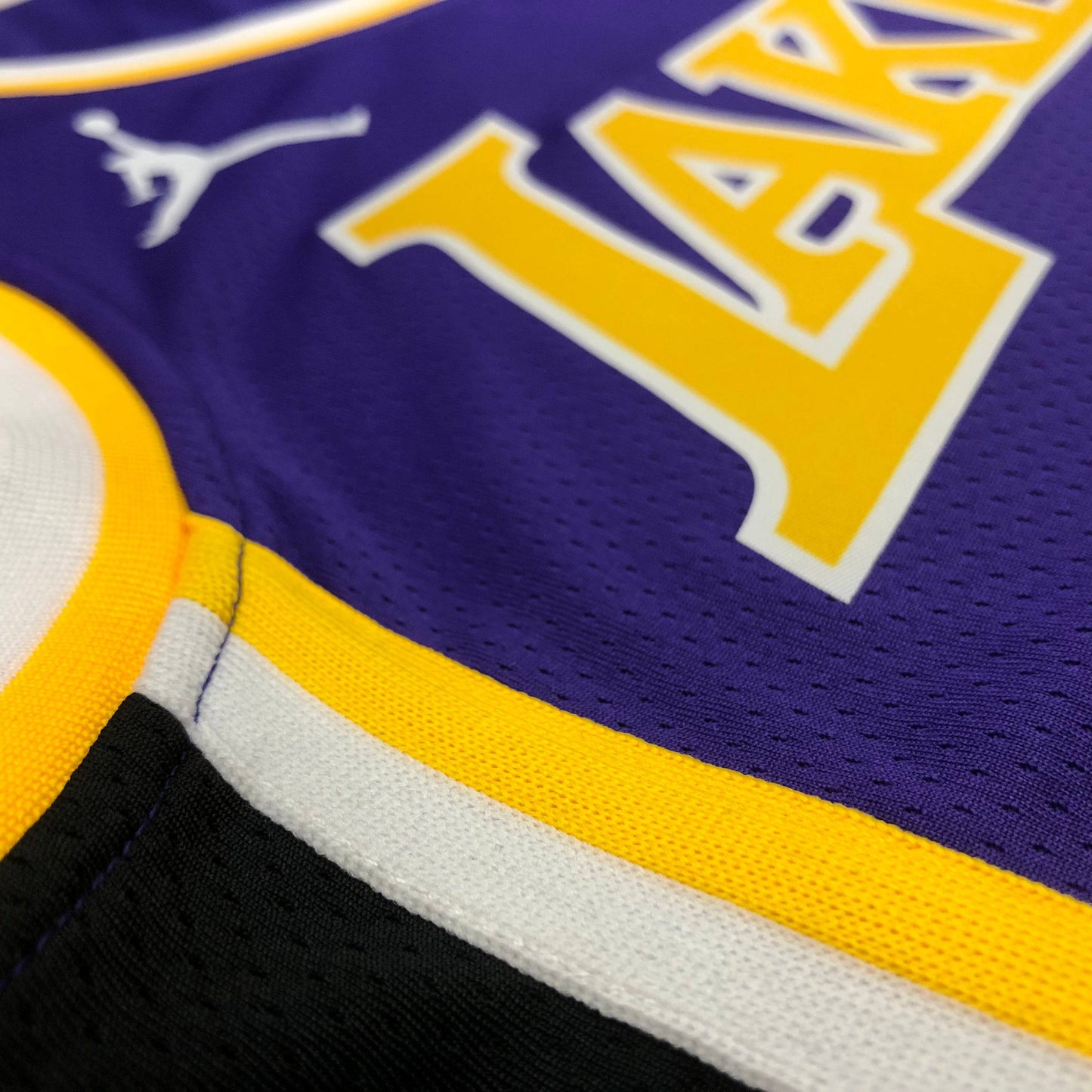 Los Angeles Lakers Statement Edition Jersey