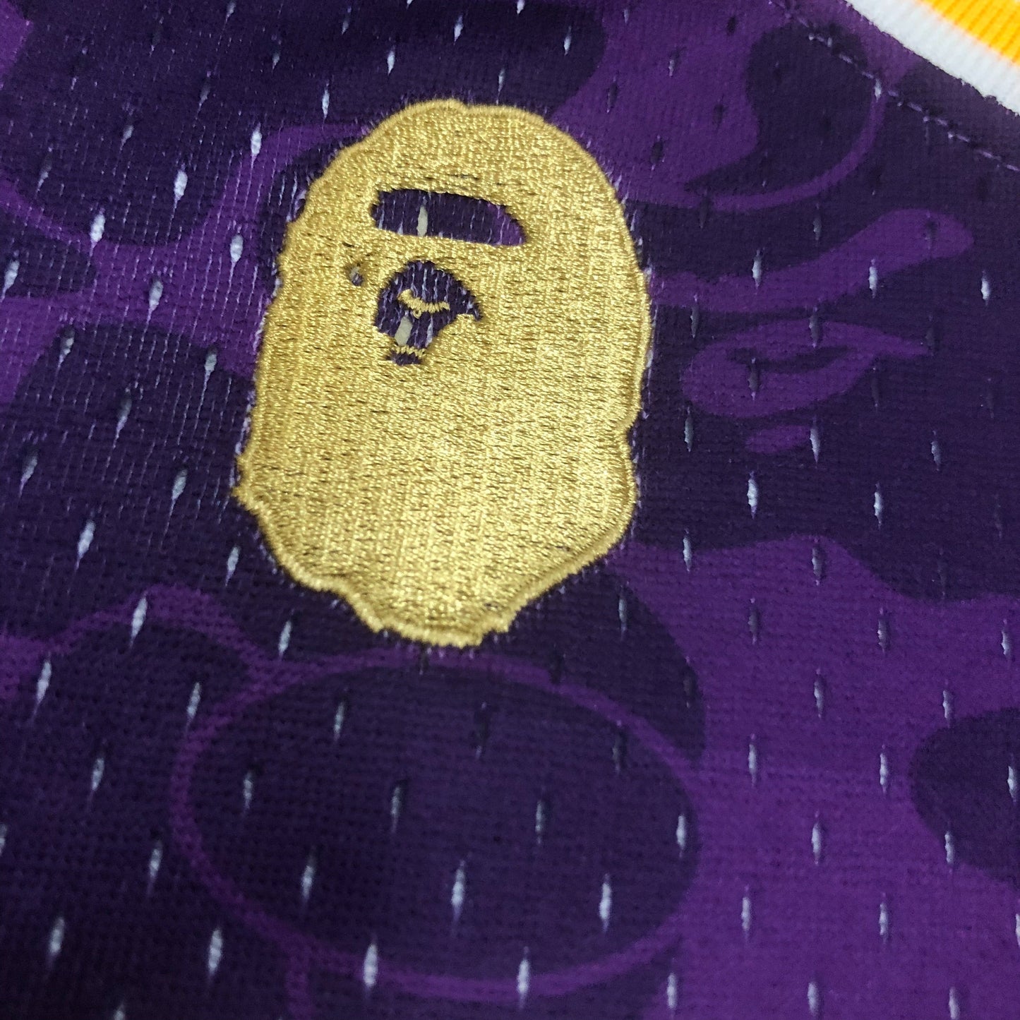 Swingman BAPE x Los Angeles Lakers Mitchell & Ness Hardwood Classics 1993 Jersey