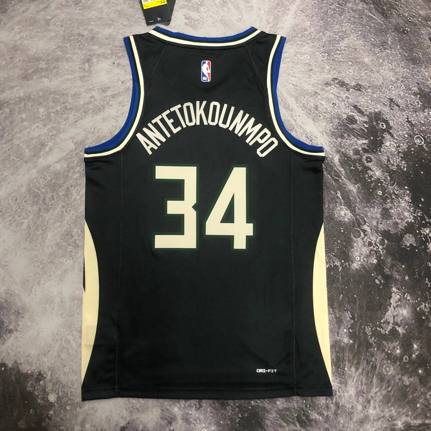 Milwaukee Bucks Statement Edition 22/23 Jersey