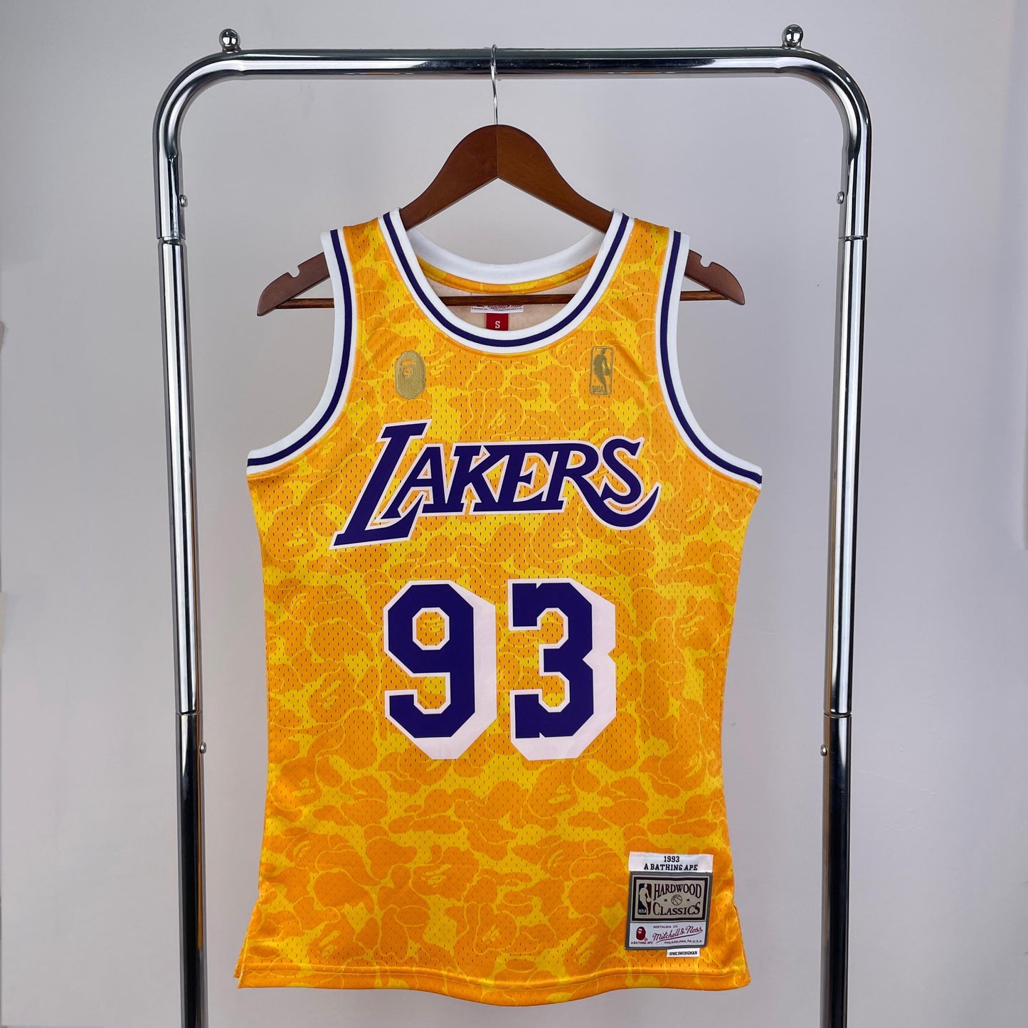 Swingman BAPE x Los Angeles Lakers Mitchell & Ness Hardwood Classics 1993 Jersey