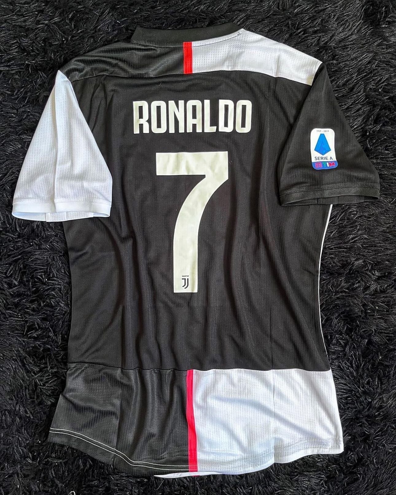 Juventus 2019/20 Retro Ronaldo #7 (Patches) Shirt