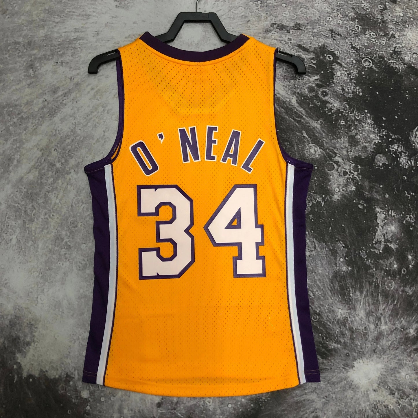 Swingman Los Angeles Lakers Mitchell & Ness Hardwood Classics 1999/00 Yellow Jersey