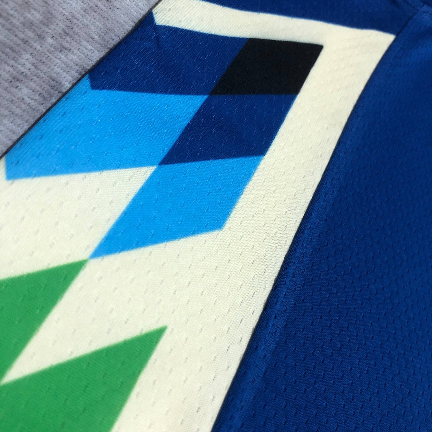 Milwaukee Bucks City Edition 22/23 Jersey