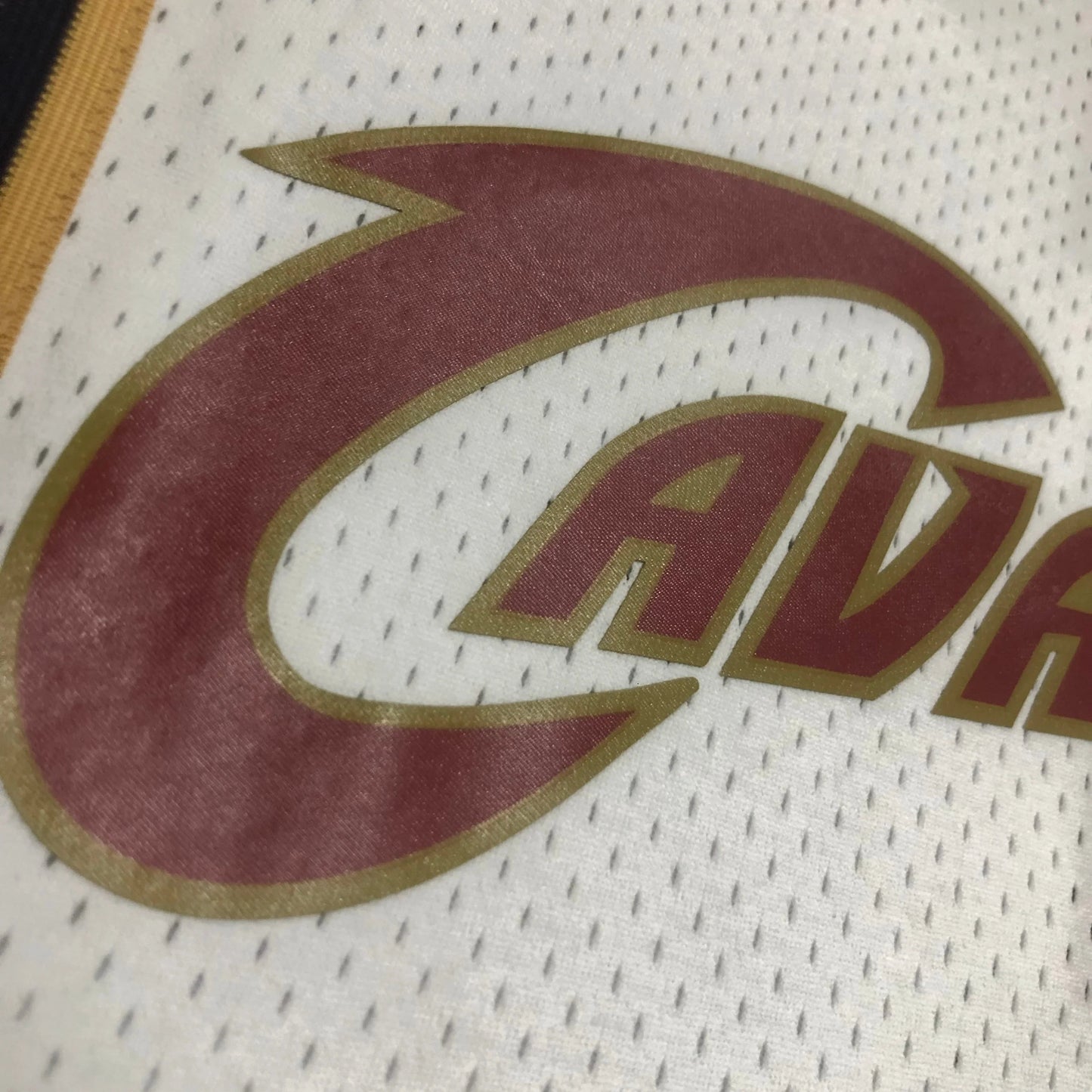 Swingman Cleveland Cavaliers Mitchell & Ness Hardwood Classics 2003/04 White Jersey