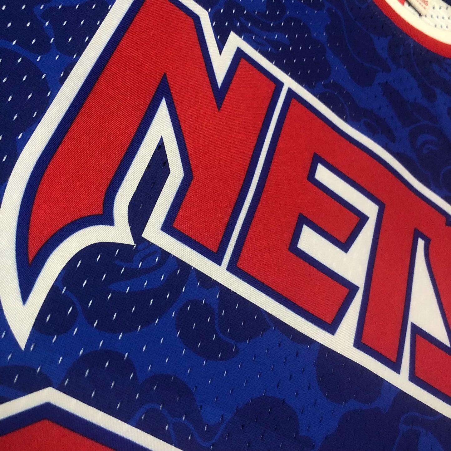 Swingman BAPE x Brooklyn Nets Mitchell & Ness Hardwood Classics 1983 Jersey